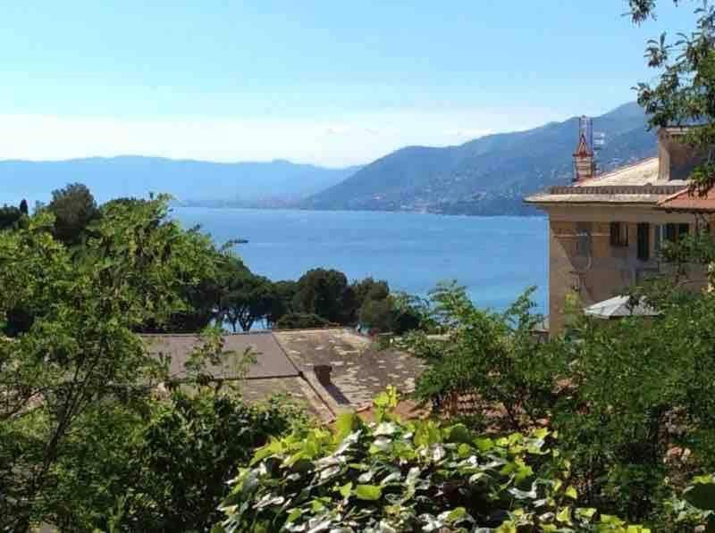 Sea View Apartment With Private Garden Камогли Екстериор снимка